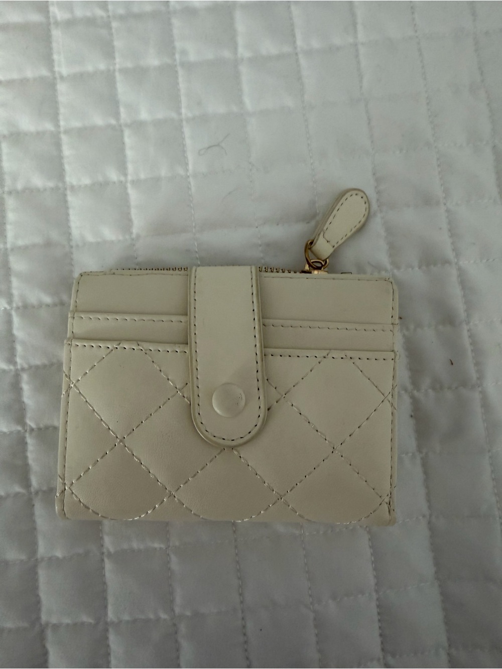 Quilted Cream Card Holder Wallet with Snap and Zip
